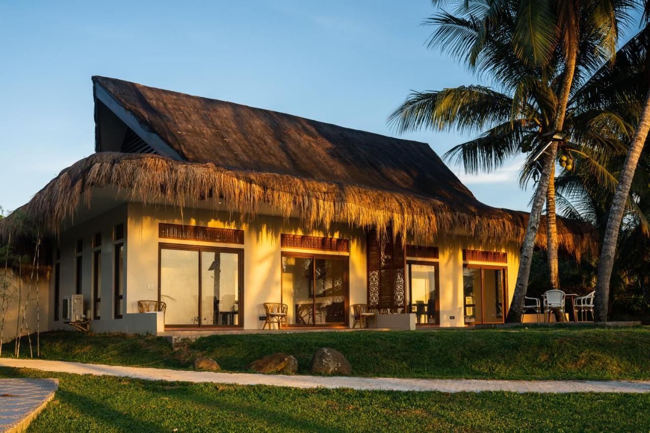 Costa Celine Beach Resort Kinablangan Kültér fotó